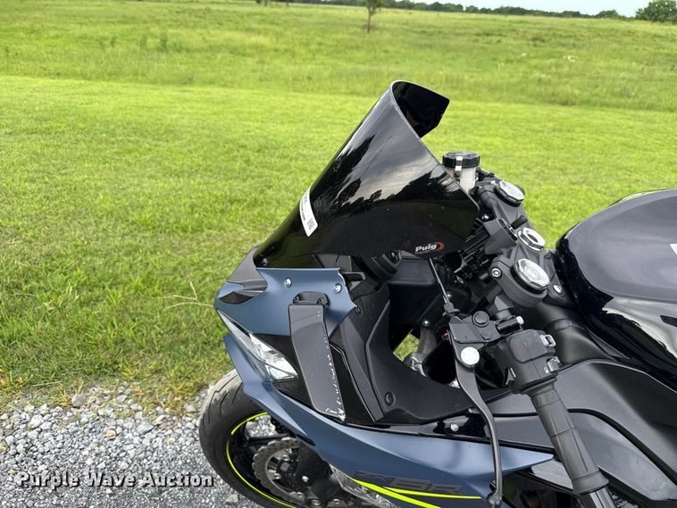 image for item ET6261 2022 Kawasaki ZX-6R motorcycle