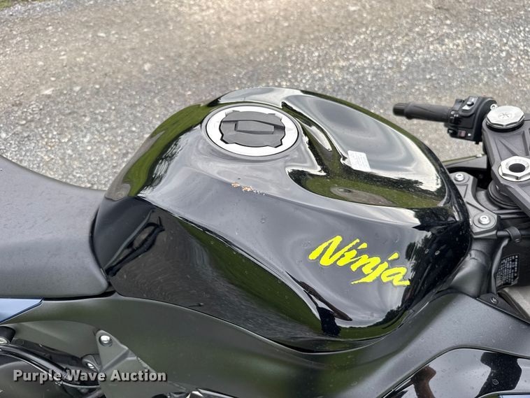 image for item ET6261 2022 Kawasaki ZX-6R motorcycle