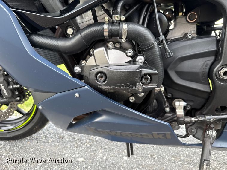 image for item ET6261 2022 Kawasaki ZX-6R motorcycle