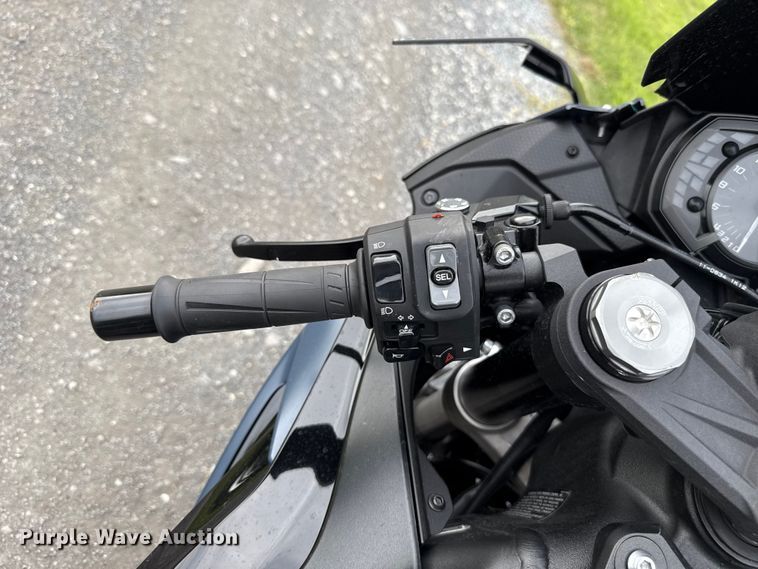 image for item ET6261 2022 Kawasaki ZX-6R motorcycle
