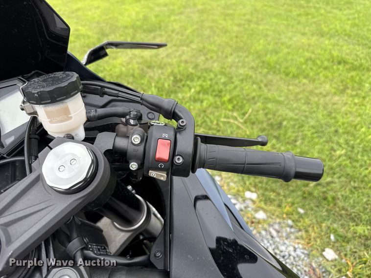image for item ET6261 2022 Kawasaki ZX-6R motorcycle