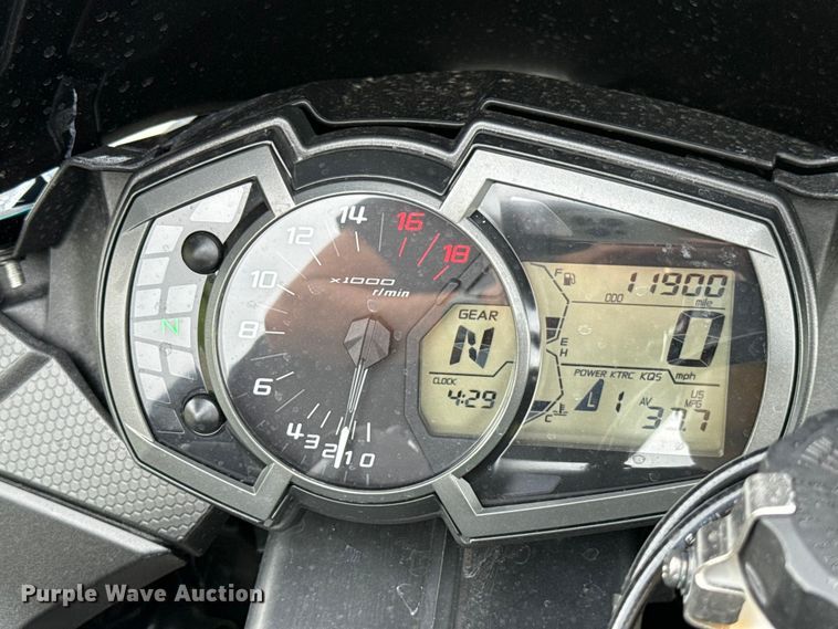image for item ET6261 2022 Kawasaki ZX-6R motorcycle