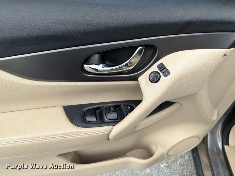 image for item ET6264 2015 Nissan Rogue SUV