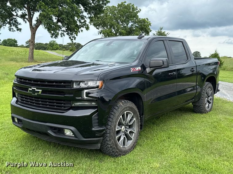 image for item ET6265 2021 Chevrolet Silverado 1500 Crew Cab pickup truck