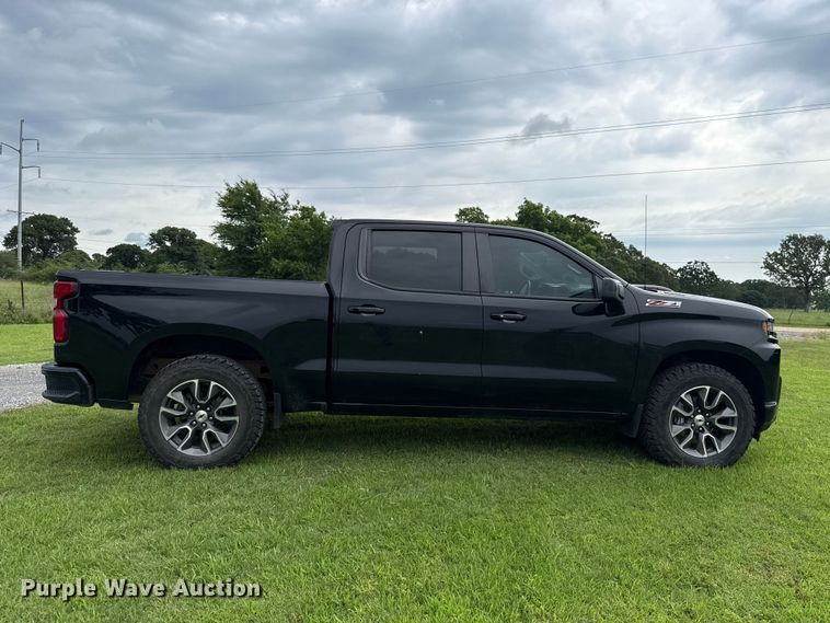 image for item ET6265 2021 Chevrolet Silverado 1500 Crew Cab pickup truck