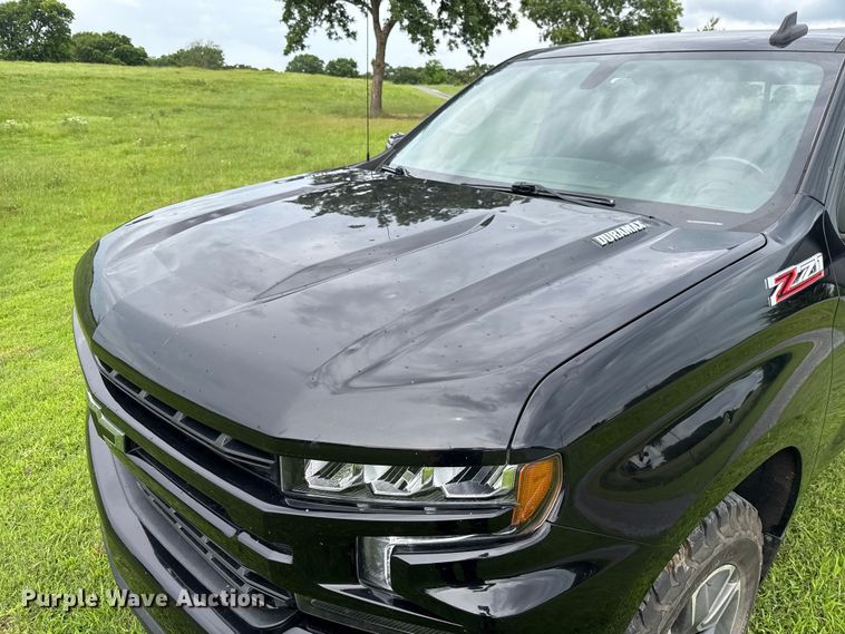 image for item ET6265 2021 Chevrolet Silverado 1500 Crew Cab pickup truck