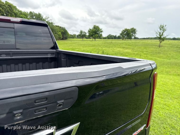 image for item ET6265 2021 Chevrolet Silverado 1500 Crew Cab pickup truck
