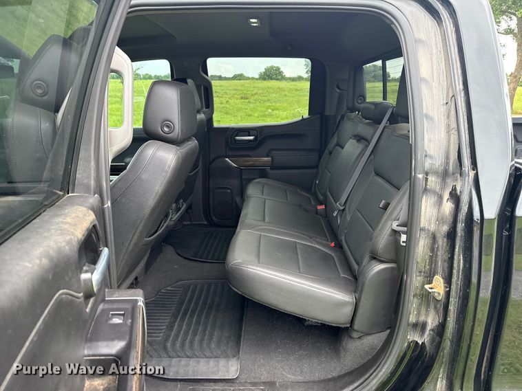 image for item ET6265 2021 Chevrolet Silverado 1500 Crew Cab pickup truck