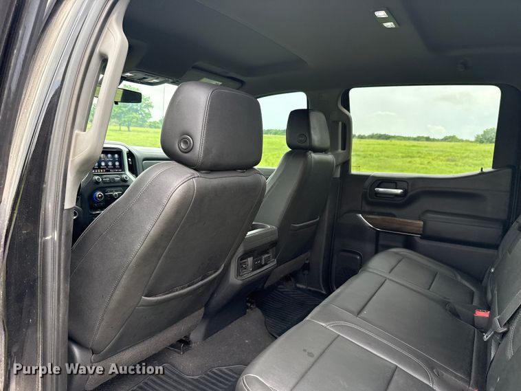 image for item ET6265 2021 Chevrolet Silverado 1500 Crew Cab pickup truck