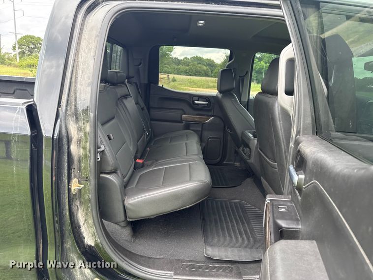 image for item ET6265 2021 Chevrolet Silverado 1500 Crew Cab pickup truck
