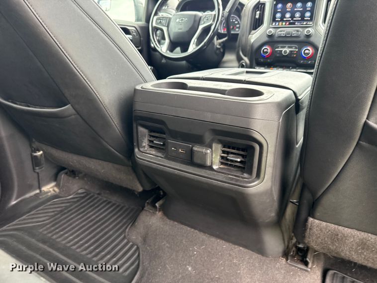 image for item ET6265 2021 Chevrolet Silverado 1500 Crew Cab pickup truck