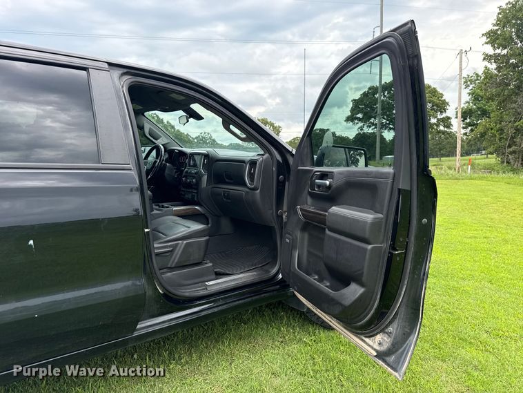 image for item ET6265 2021 Chevrolet Silverado 1500 Crew Cab pickup truck