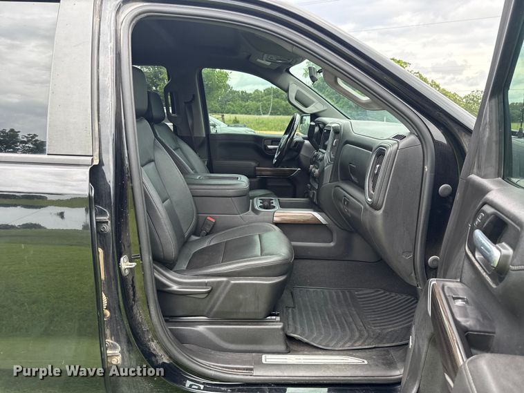 image for item ET6265 2021 Chevrolet Silverado 1500 Crew Cab pickup truck