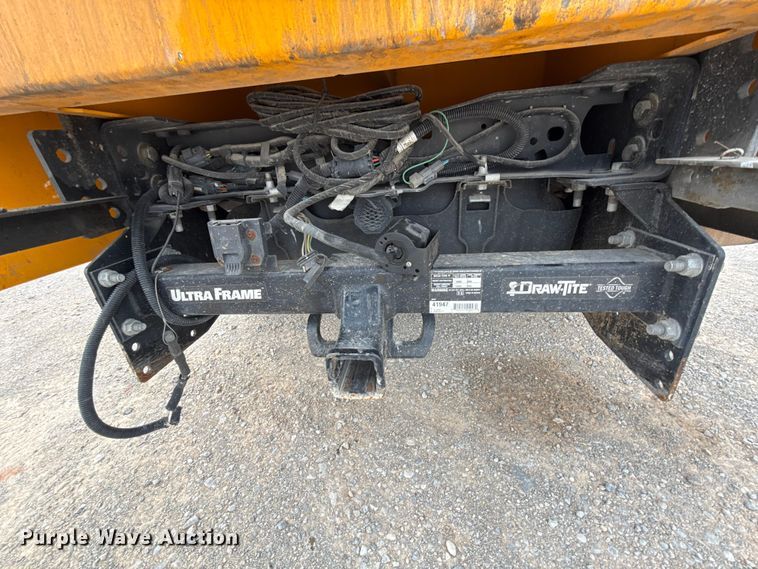 image for item ET6284 2022 Ford F350 Super Duty utility bed pickup truck