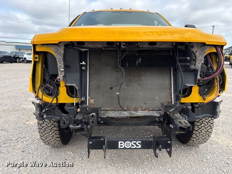 image for item ET6285 2020 Ford F350 Super Duty utility bed pickup truck