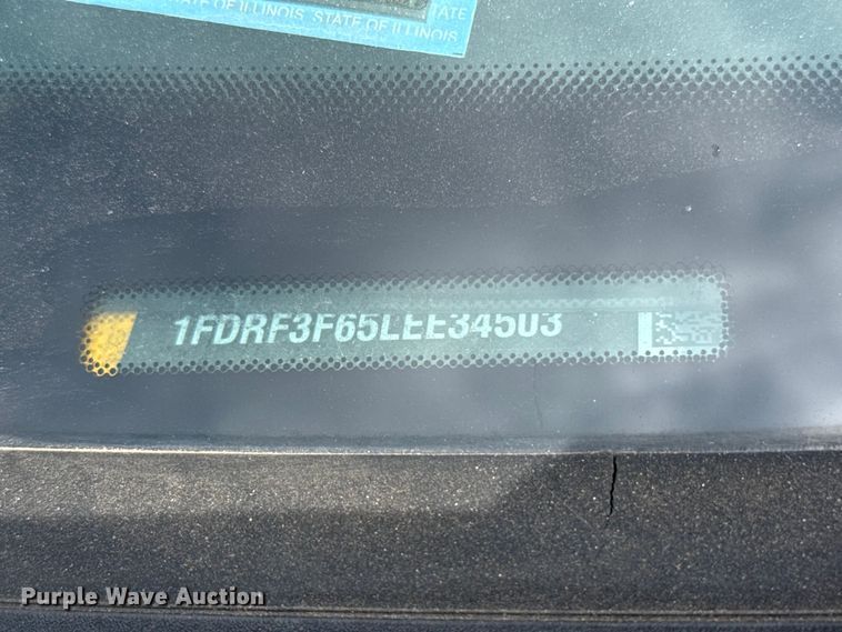 image for item ET6285 2020 Ford F350 Super Duty utility bed pickup truck
