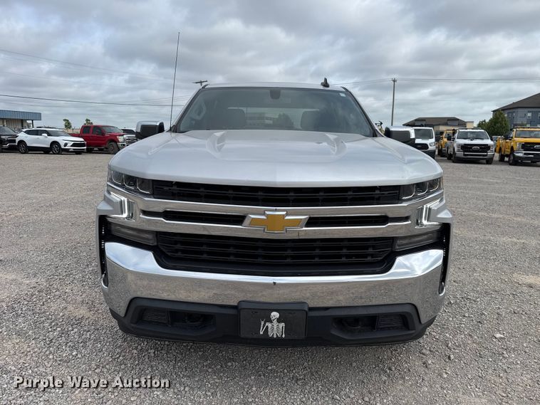 image for item ET6286 2021 Chevrolet Silverado 1500 Crew Cab pickup truck