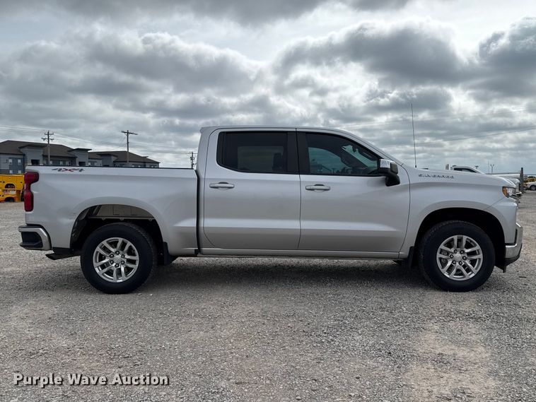 image for item ET6286 2021 Chevrolet Silverado 1500 Crew Cab pickup truck