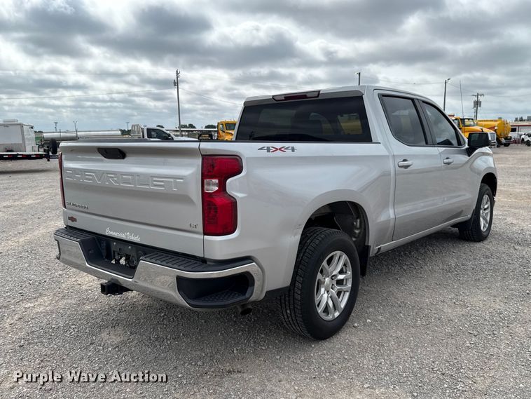 image for item ET6286 2021 Chevrolet Silverado 1500 Crew Cab pickup truck