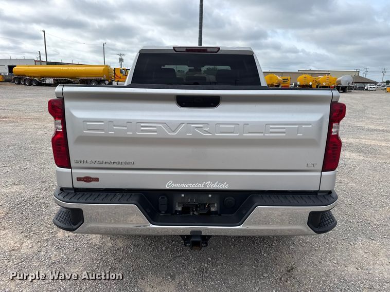 image for item ET6286 2021 Chevrolet Silverado 1500 Crew Cab pickup truck