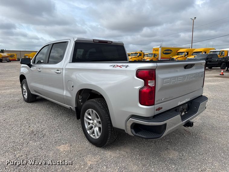 image for item ET6286 2021 Chevrolet Silverado 1500 Crew Cab pickup truck