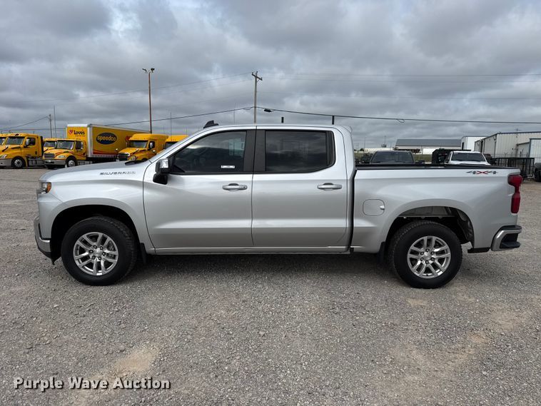 image for item ET6286 2021 Chevrolet Silverado 1500 Crew Cab pickup truck