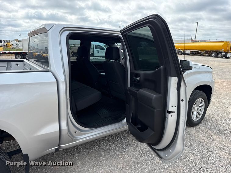 image for item ET6286 2021 Chevrolet Silverado 1500 Crew Cab pickup truck