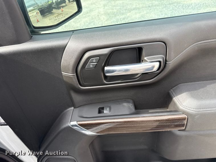 image for item ET6286 2021 Chevrolet Silverado 1500 Crew Cab pickup truck