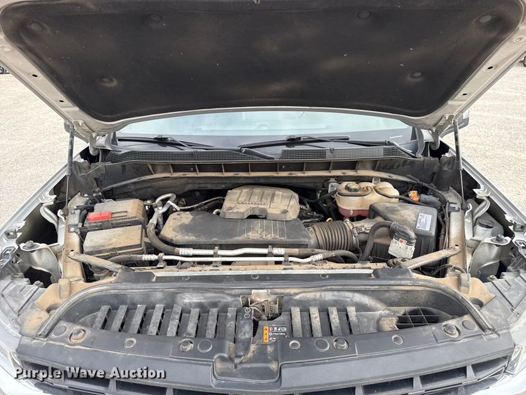 image for item ET6286 2021 Chevrolet Silverado 1500 Crew Cab pickup truck