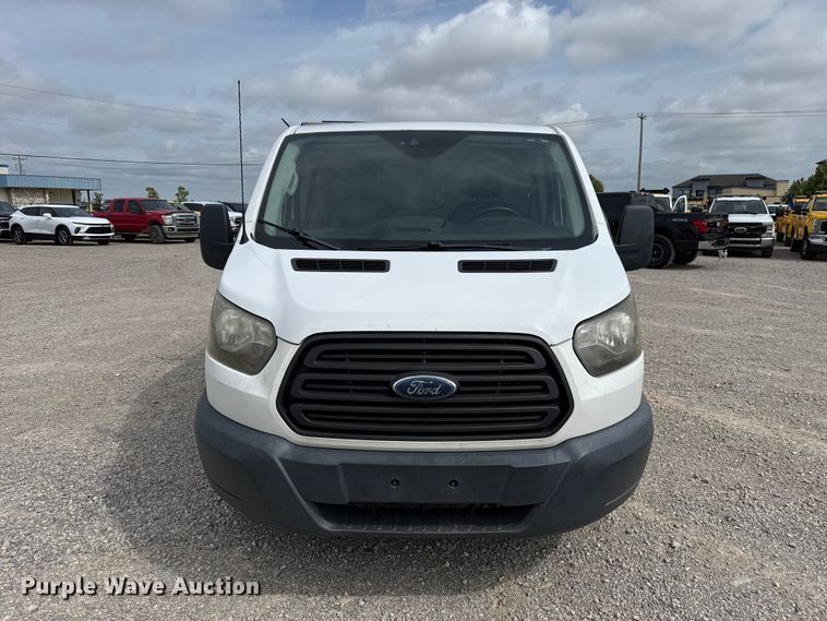 image for item ET6288 2017 Ford Transit 150 van