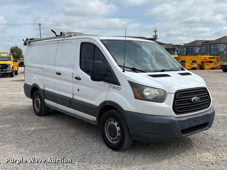 image for item ET6288 2017 Ford Transit 150 van