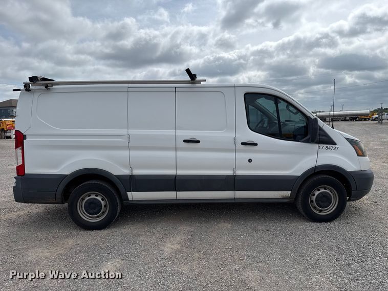 image for item ET6288 2017 Ford Transit 150 van