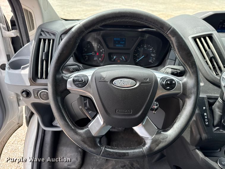 image for item ET6288 2017 Ford Transit 150 van