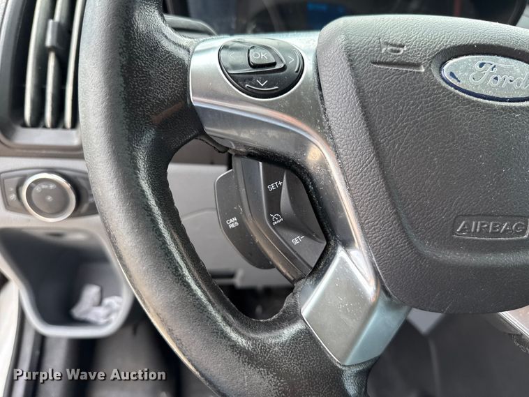 image for item ET6288 2017 Ford Transit 150 van