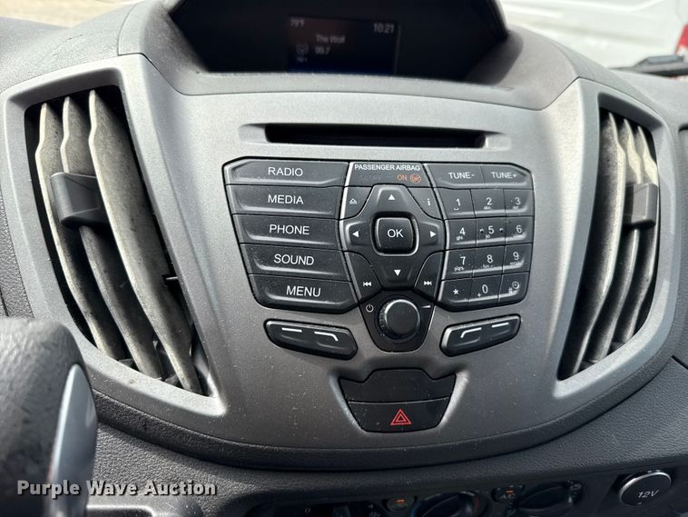 image for item ET6288 2017 Ford Transit 150 van
