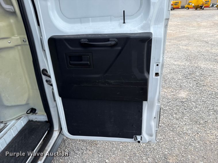 image for item ET6288 2017 Ford Transit 150 van