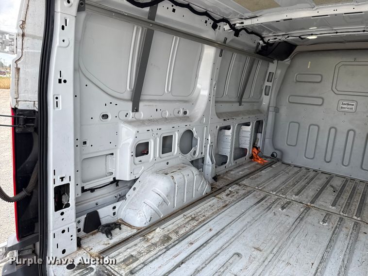 image for item ET6288 2017 Ford Transit 150 van