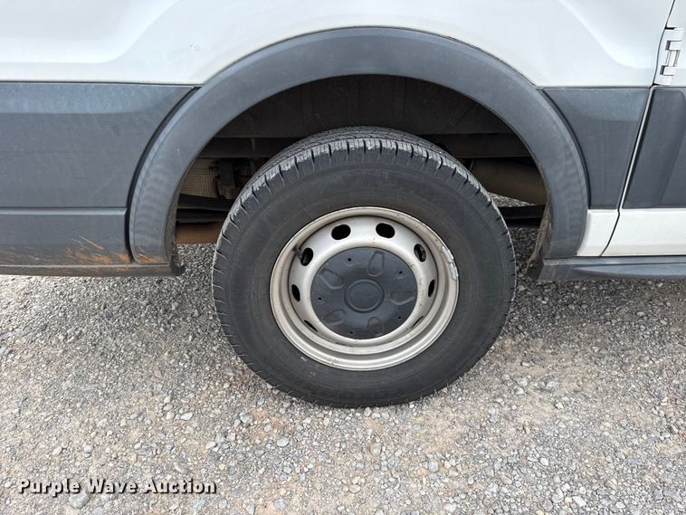 image for item ET6288 2017 Ford Transit 150 van