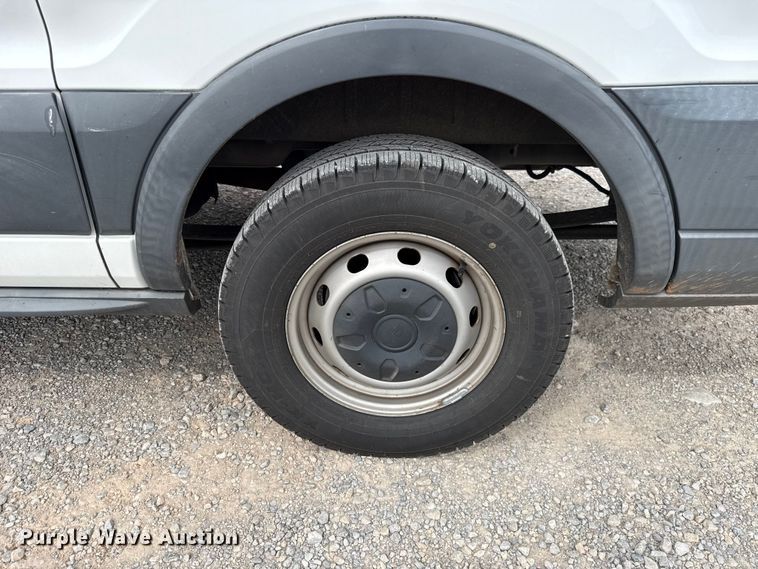 image for item ET6288 2017 Ford Transit 150 van