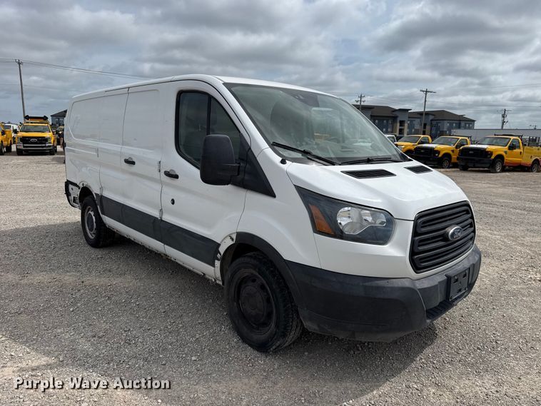 image for item ET6289 2019 Ford Transit  van