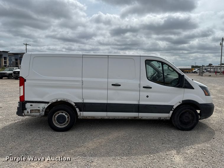 image for item ET6289 2019 Ford Transit  van