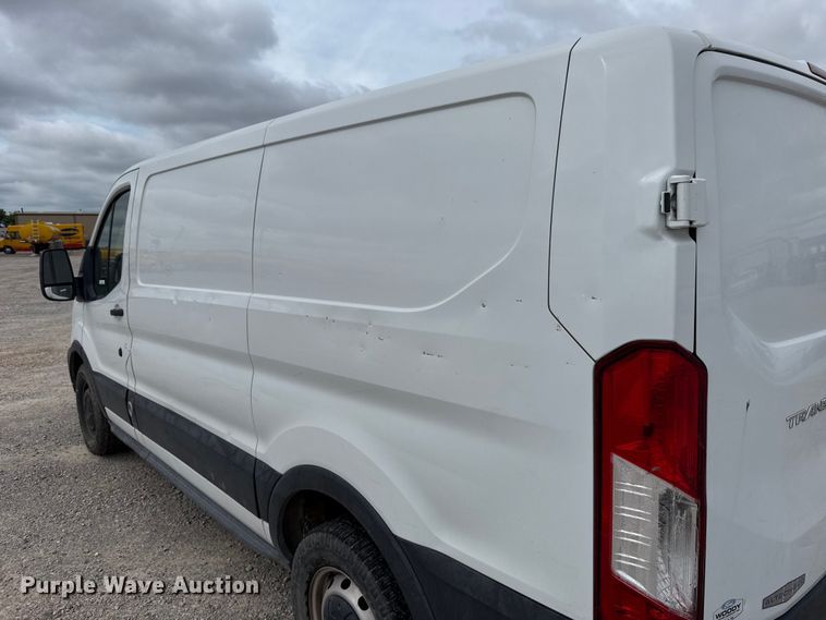 image for item ET6289 2019 Ford Transit  van