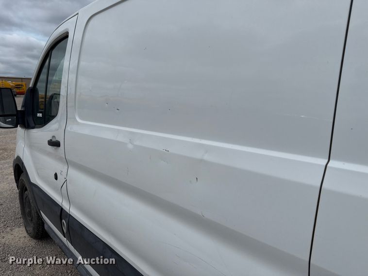 image for item ET6289 2019 Ford Transit  van