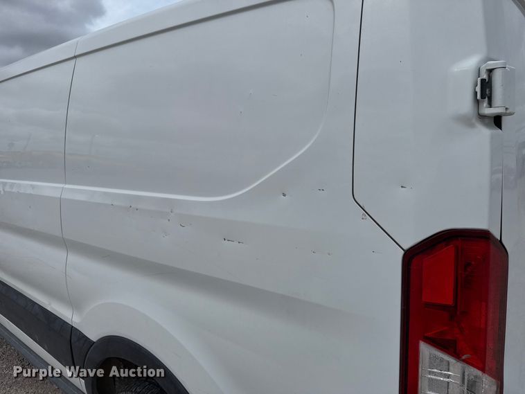 image for item ET6289 2019 Ford Transit  van