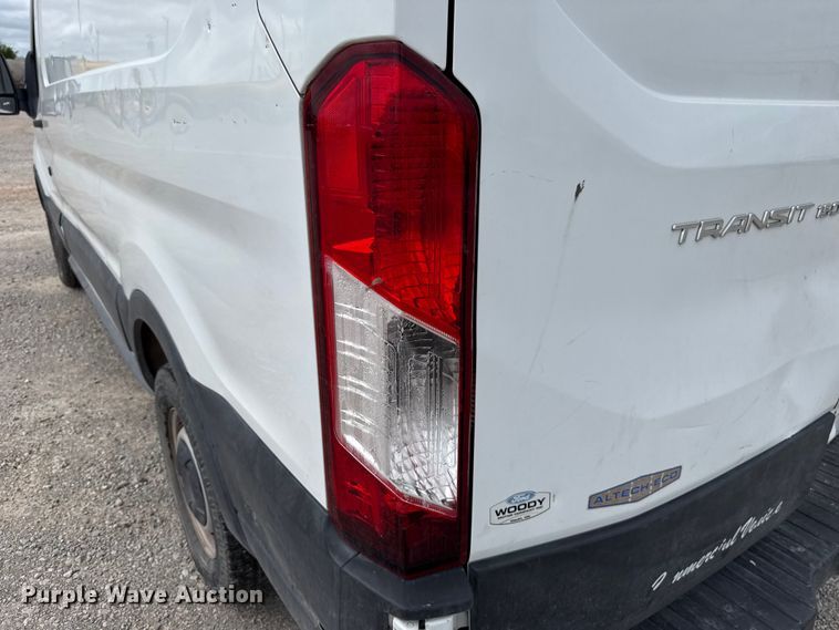 image for item ET6289 2019 Ford Transit  van