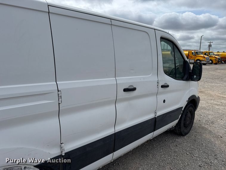 image for item ET6289 2019 Ford Transit  van