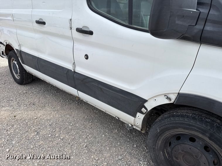 image for item ET6289 2019 Ford Transit  van