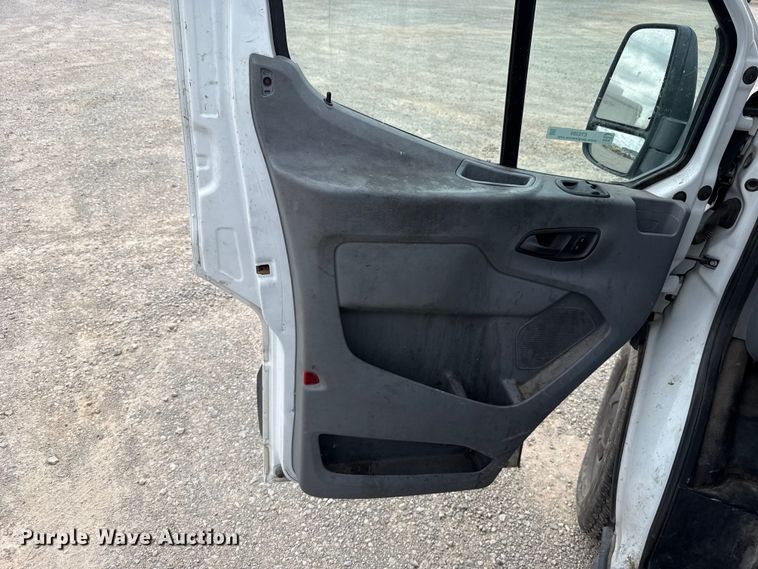 image for item ET6289 2019 Ford Transit  van