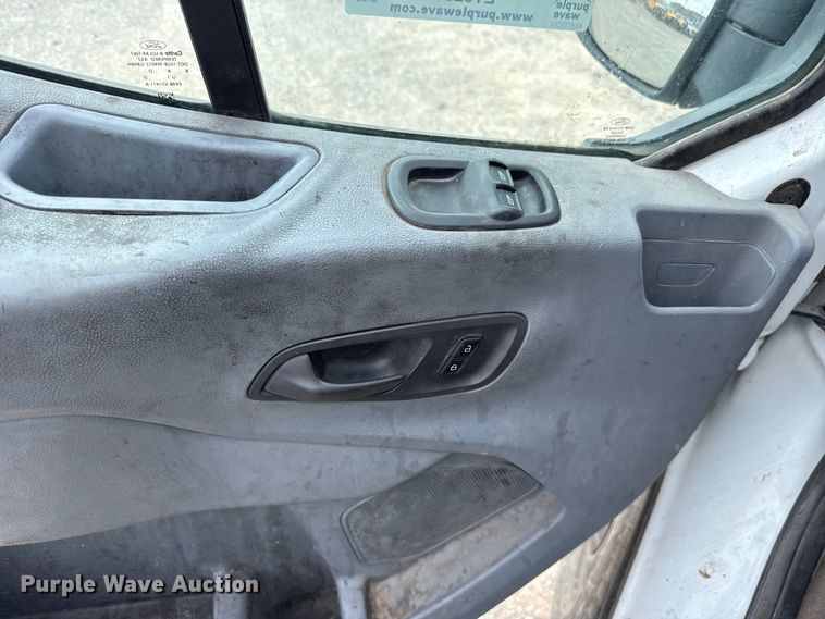 image for item ET6289 2019 Ford Transit  van