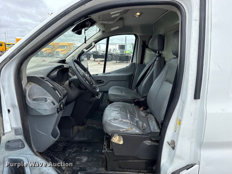 image for item ET6289 2019 Ford Transit  van